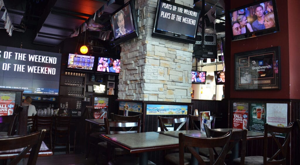 Hoops Sports Bar | Toronto