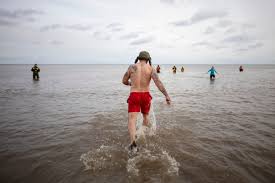 Canadians take the polar bear plunge to ring in 2025: 'A little bit crazy' | Globalnews.ca