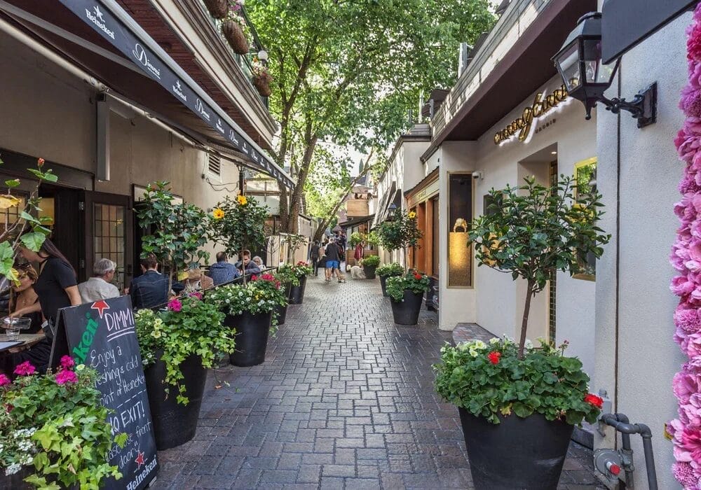 Yorkville – A Blend of Luxury and Historic Charm