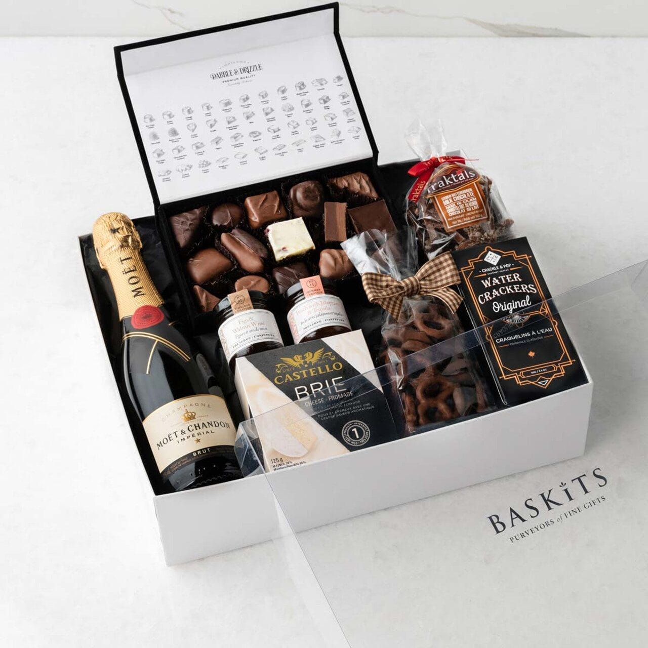BASKiTS celebration box with champagne 