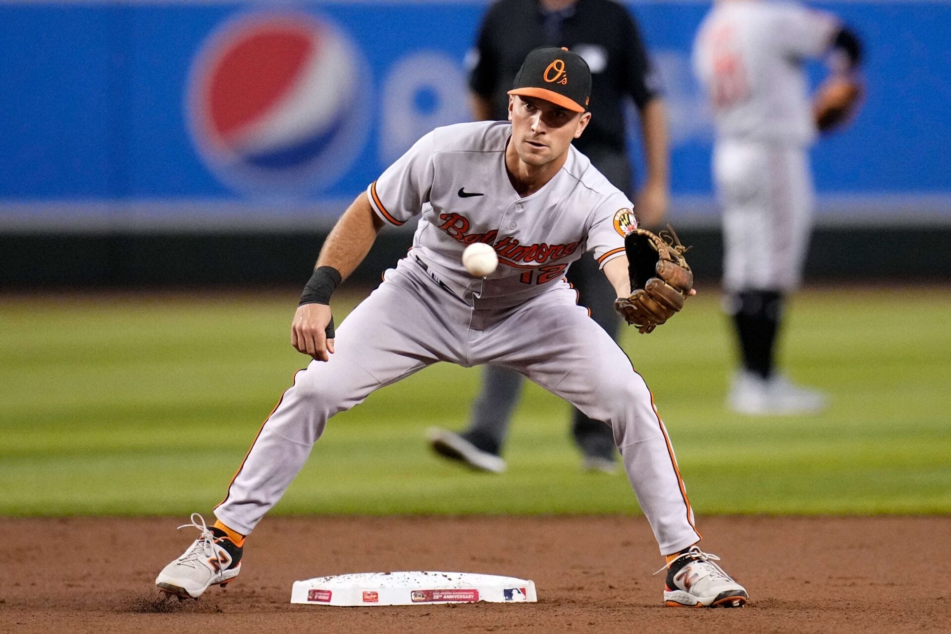 Royals sign utilityman Adam Frazier, trade Samad Taylor to Seattle