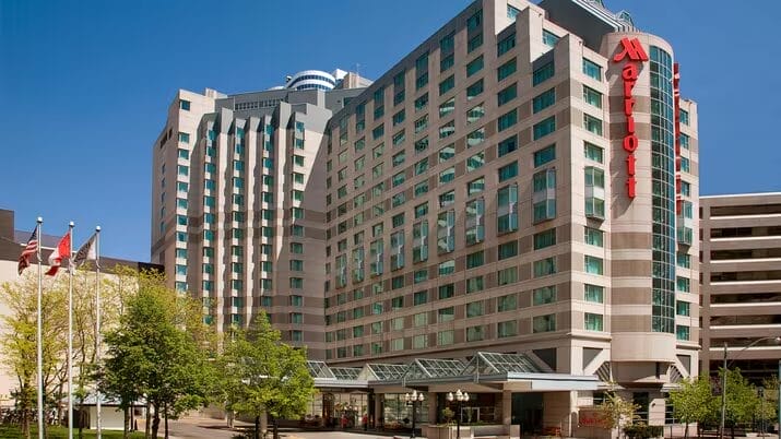 Cheap Hotel Rooms in Toronto