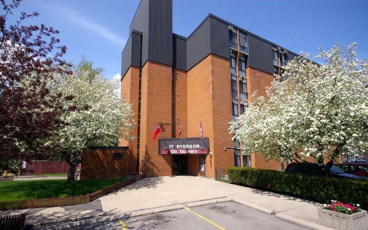 Hotels near CN Tower