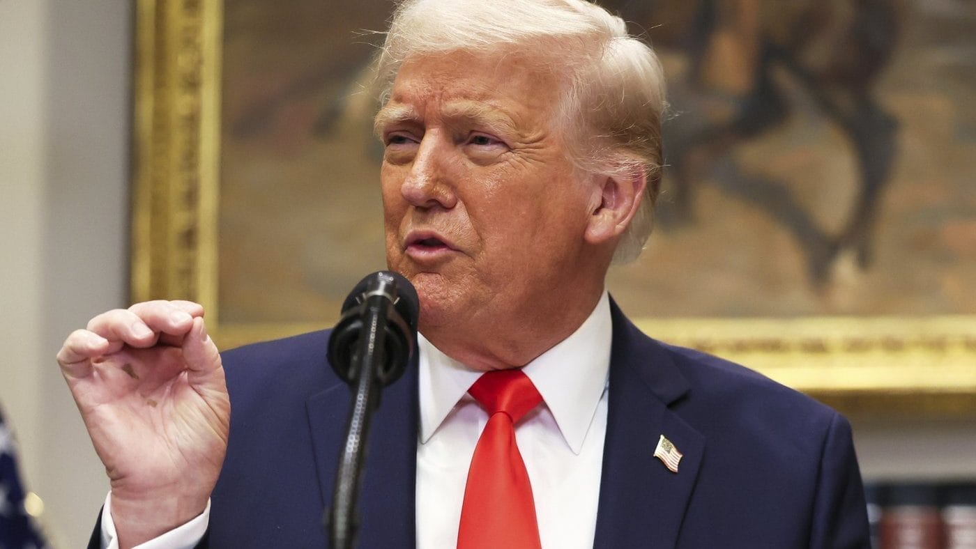 Trump Delays Auto Tariffs on Mexico & Canada 