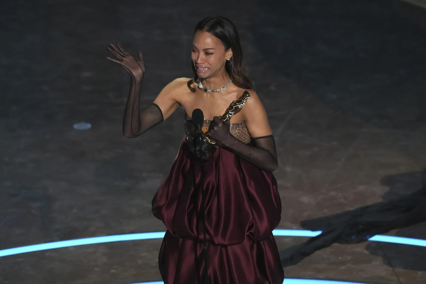 Zoe Saldaña Wins First Oscar for Best Supporting Actress in Emilia Pérez