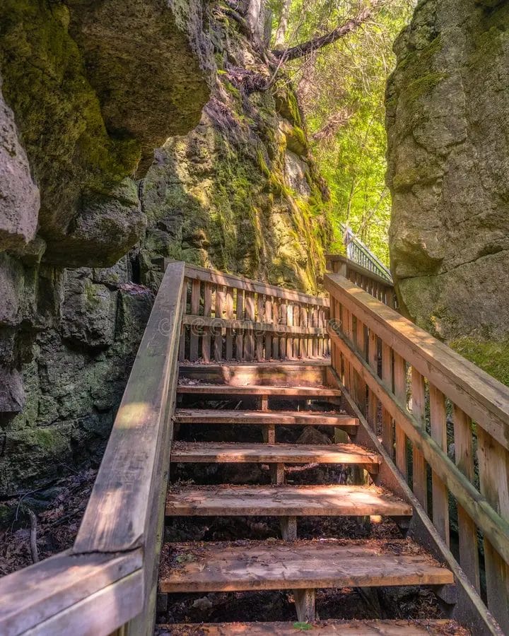 Mono Cliffs Provincial Park