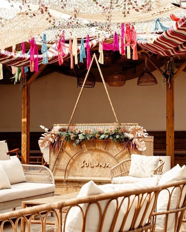 25+ Coziest Patios in Toronto for Outdoor Dining & Drinks