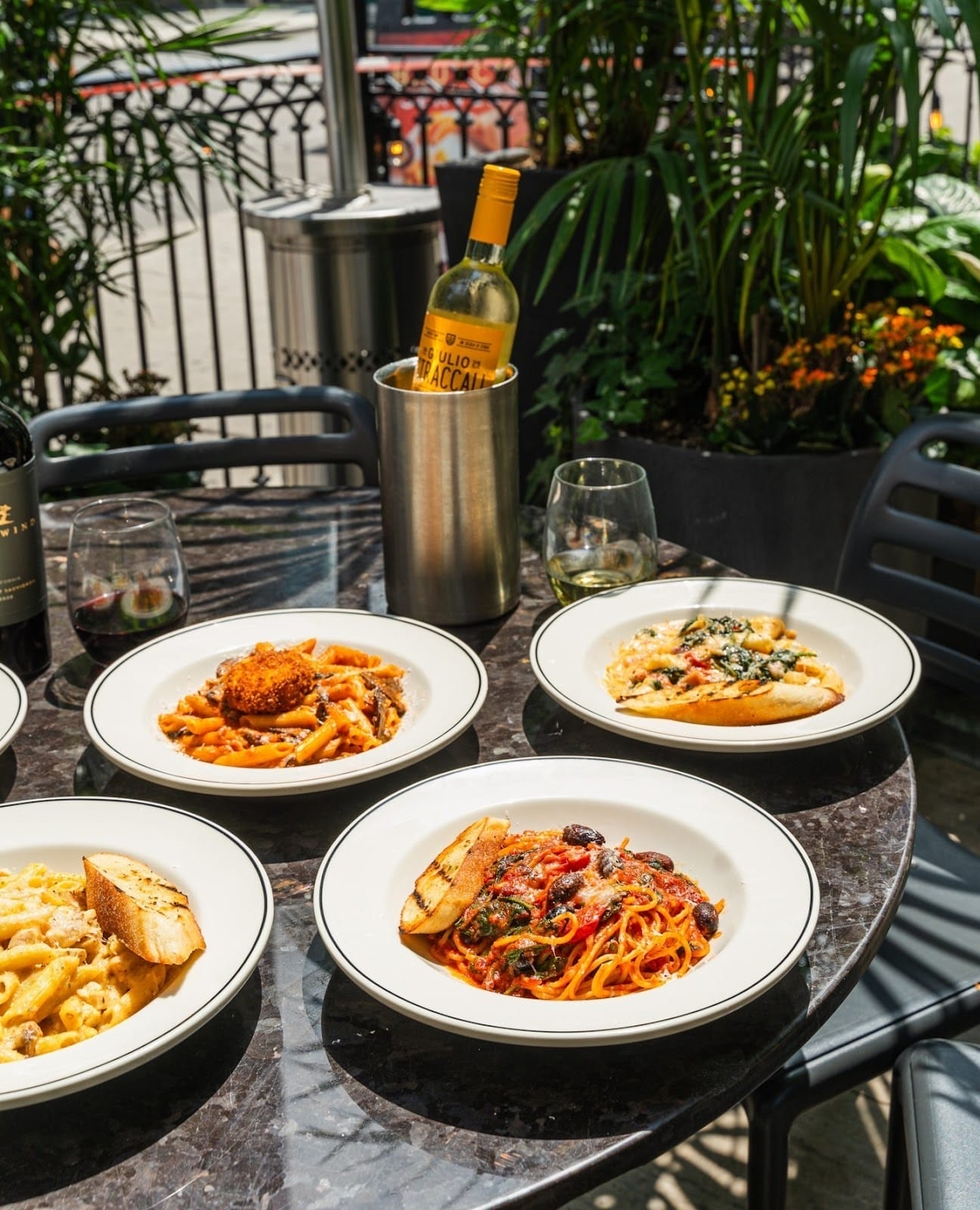 Beauty Influencers: 50+ Trendsetting Creators in Toronto