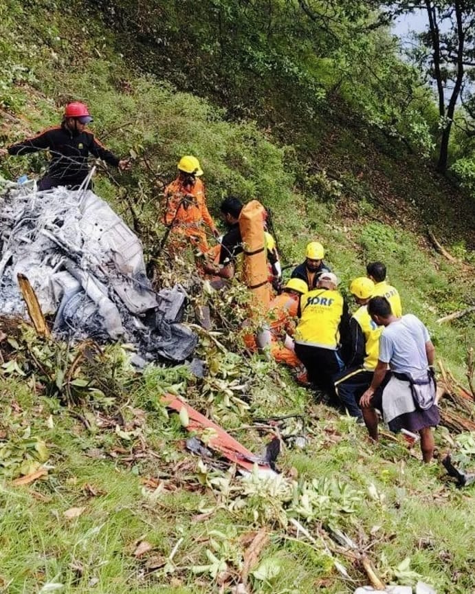 Helicopter Crash in Uttarakhand Kills 7 Pilgrims and Pilot