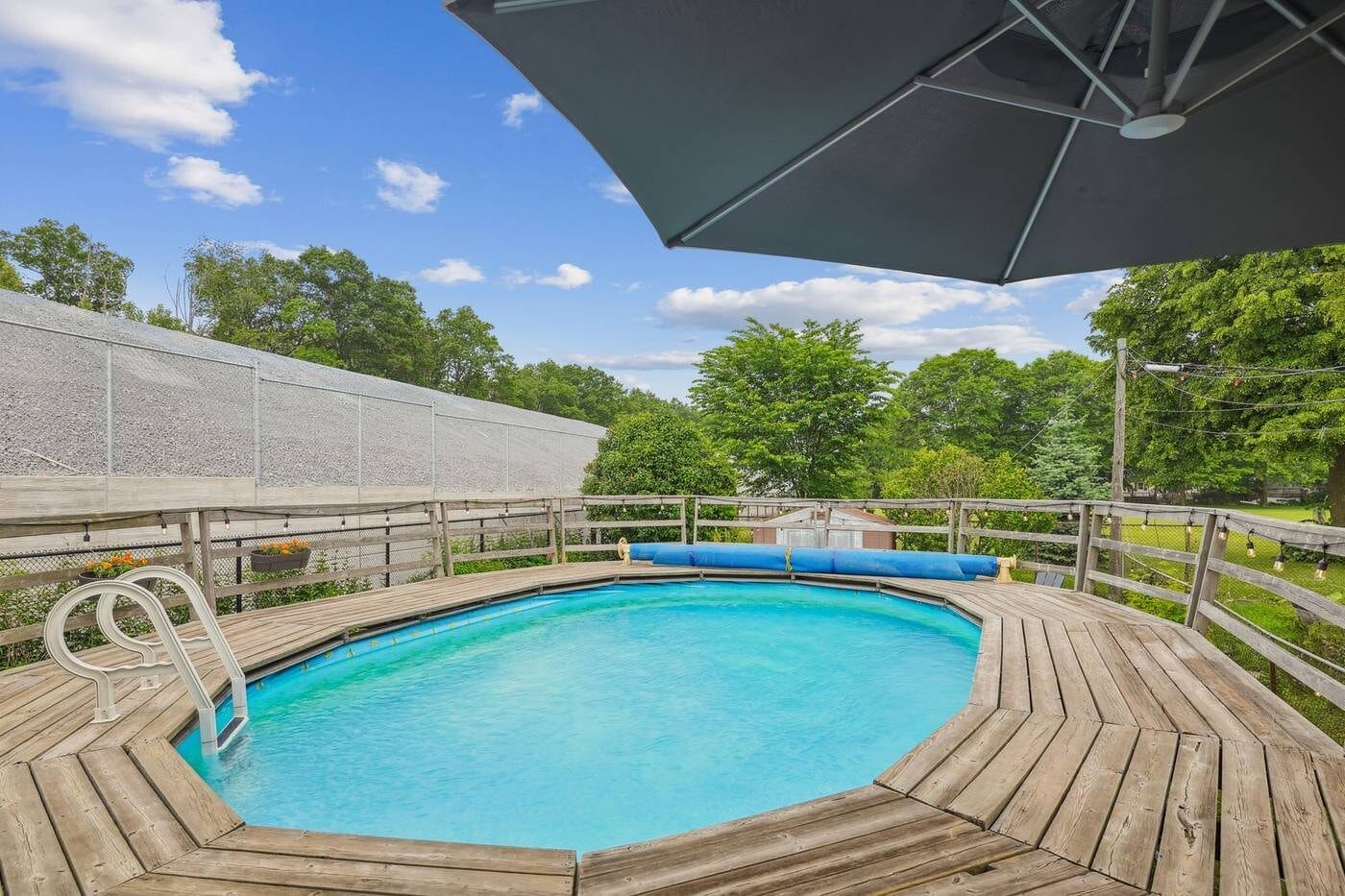 $749K