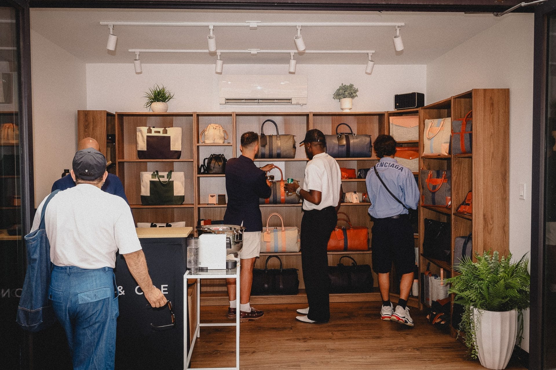 Monte & Coe Opens store