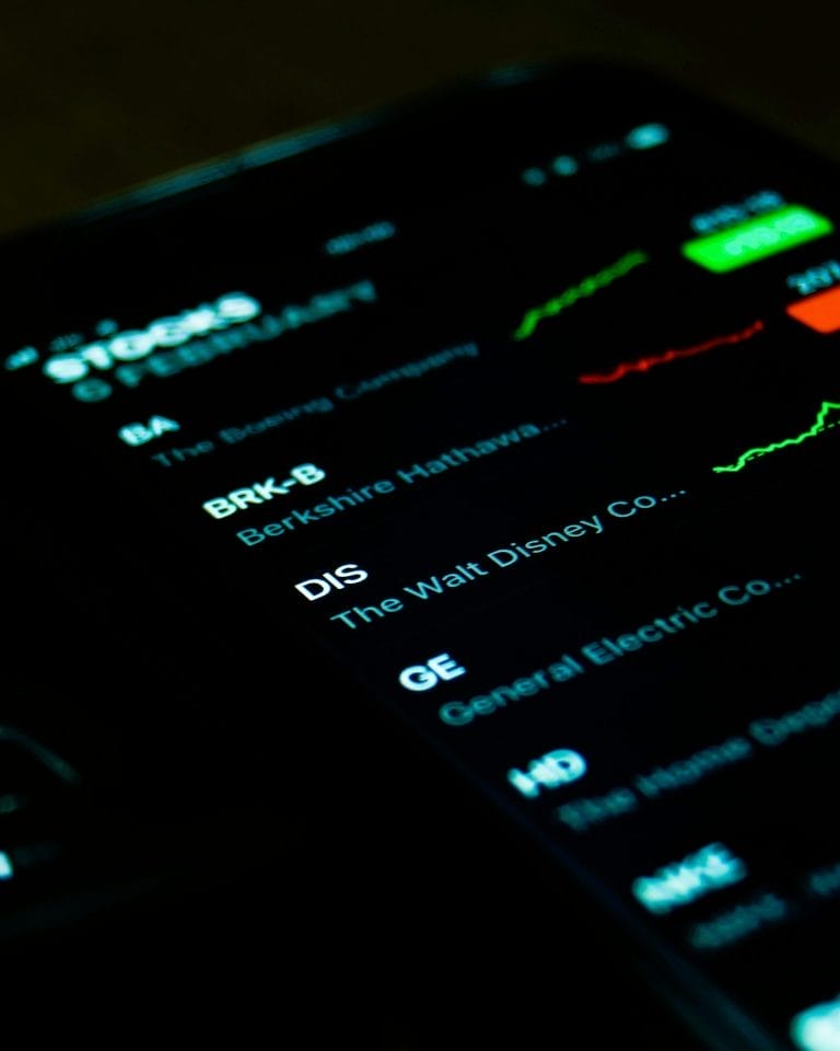 Air Canada Stock Drops as Strike Disrupts Operations and Guidance Suspension Looms