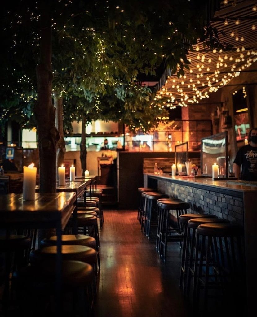 Bars open Christmas Eve Toronto