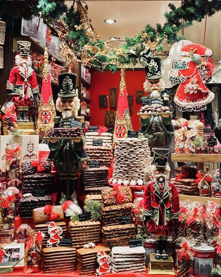 15+ Holiday Gift Ideas in Toronto (2025): Unique & Local