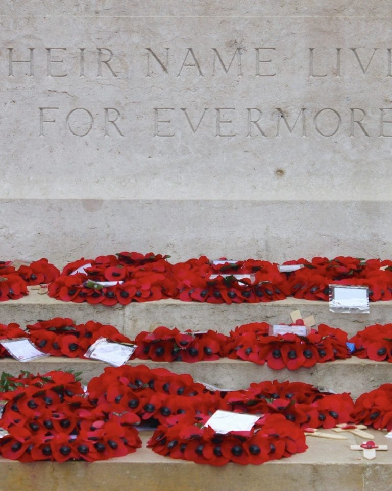 What’s Open & Closed Toronto: Remembrance Day 2025 Guide