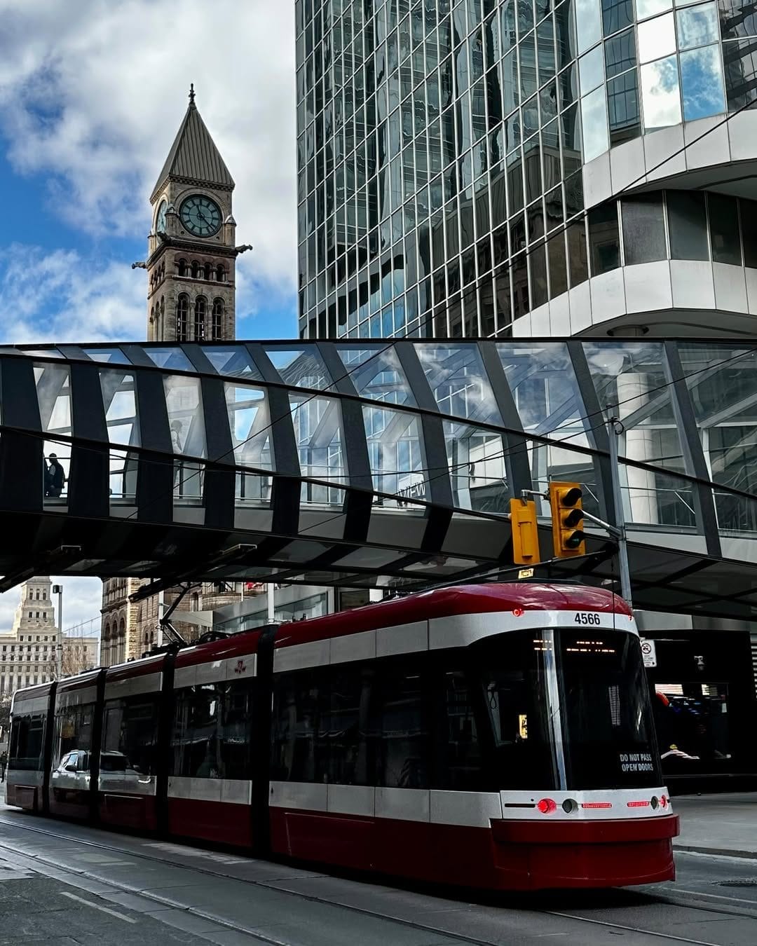 How to Get Around Toronto Without a Car