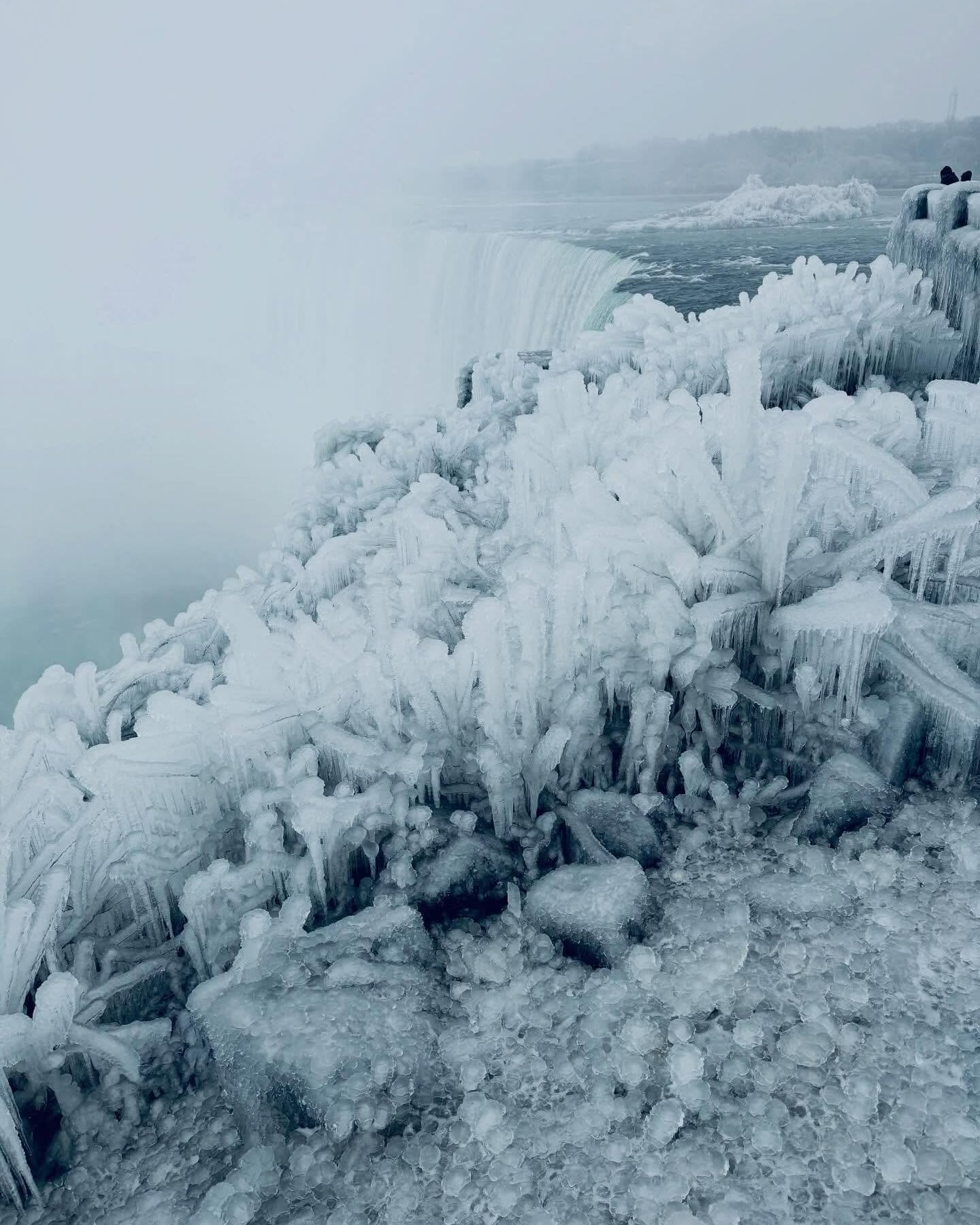 Is Niagara Falls frozen 2026