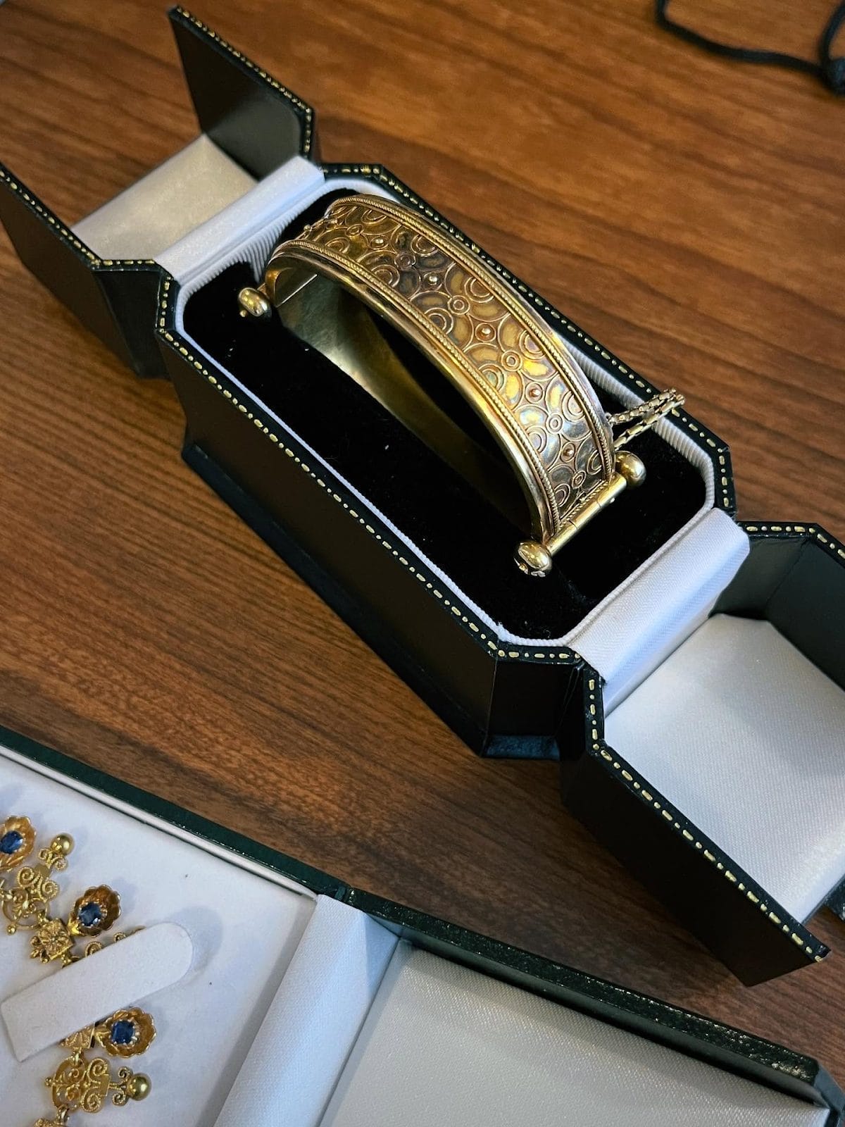 Toronto Vintage Costume Jewellery Club Spring Sale Spectacle